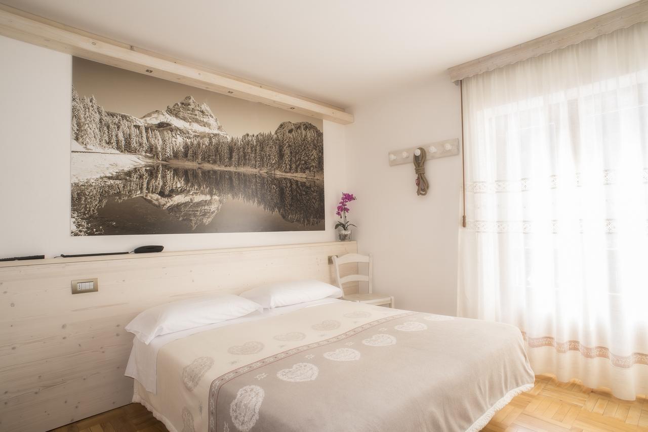 Albergo Meuble Victoria เอารอนโซ ดิ คาโดเร ภายนอก รูปภาพ