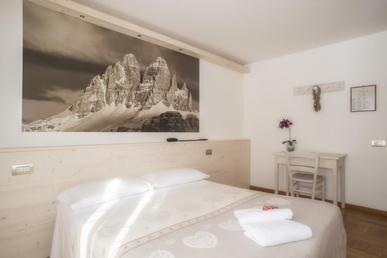 Albergo Meuble Victoria เอารอนโซ ดิ คาโดเร ภายนอก รูปภาพ